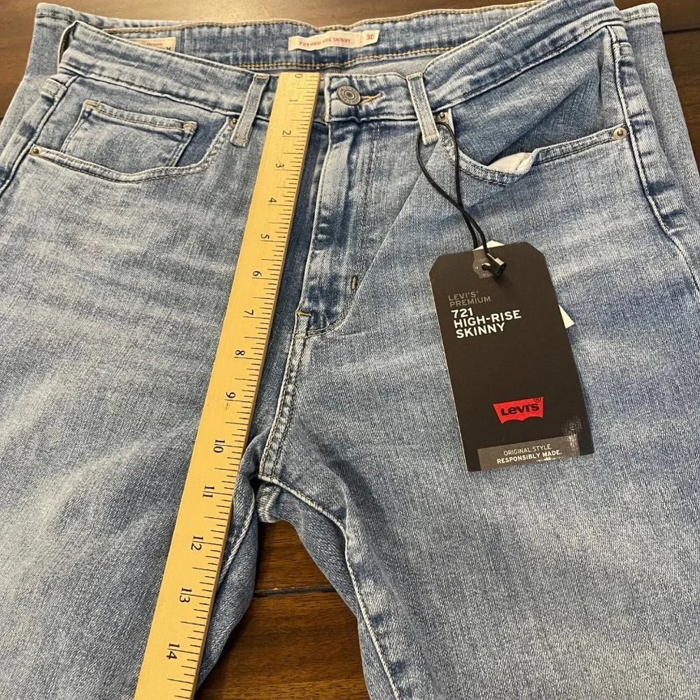 NWT Levis 21 High Rise Skinny Women's Jeans in Soho Way - Light Wash new